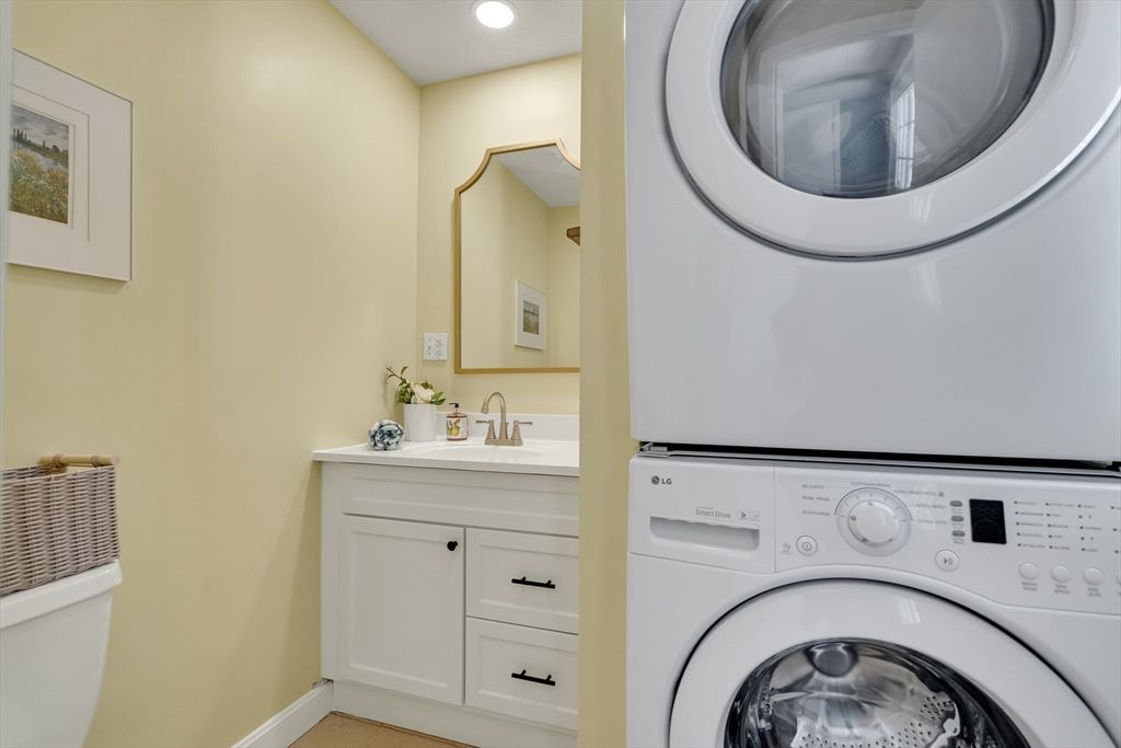 Interior, Recessed Lighting, Utility Closets, Washer
