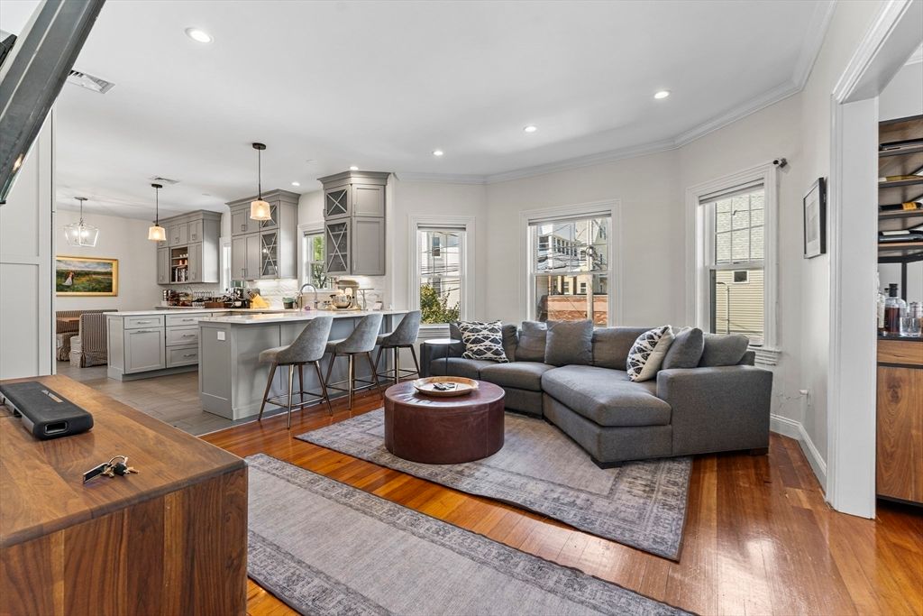 Interior, Kitchen, Living room, Pendant Lights, Recessed Lighting, Wood Texture Flooring