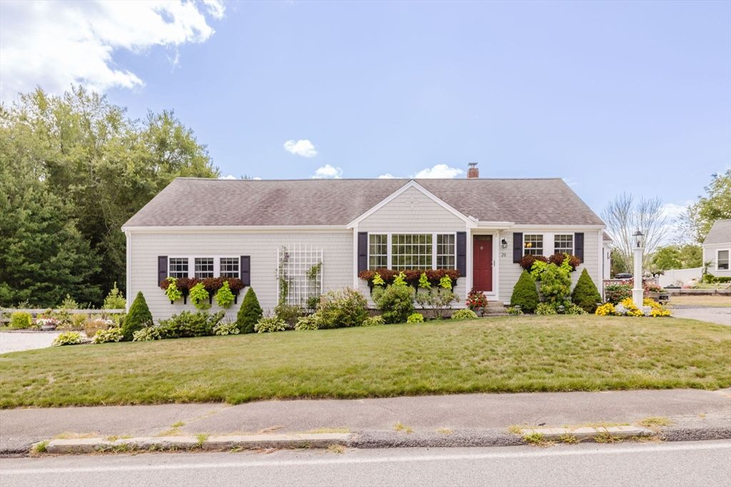 Exterior, Facade, Cape Cod