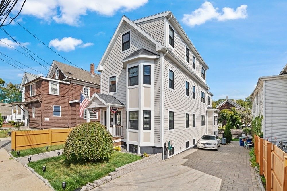 Exterior, Facade, Queen Anne Victorian