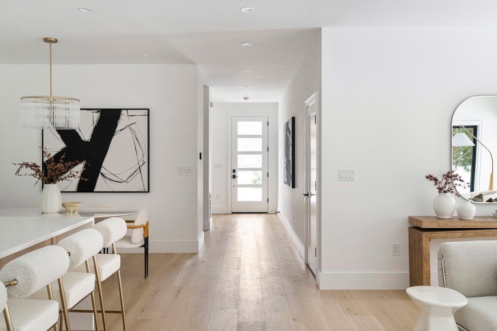 Chandelier, Interior, Recessed Lighting, Wood Texture Flooring