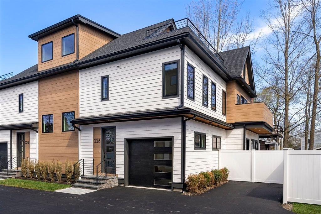 Attached, Exterior, Facade, Modern