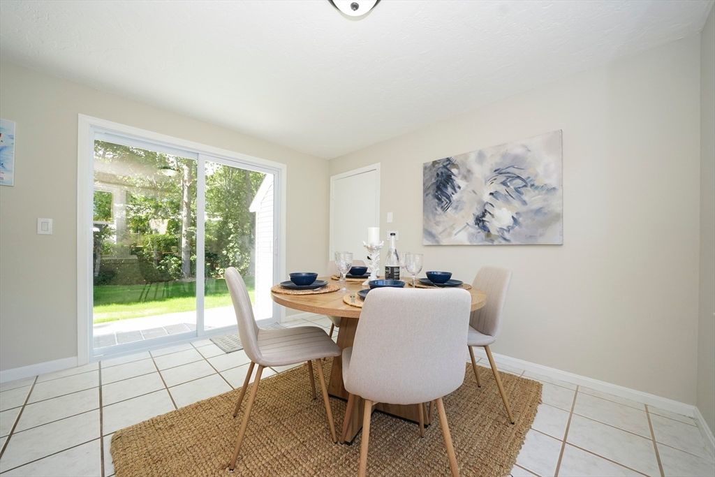 Dining room, Interior
