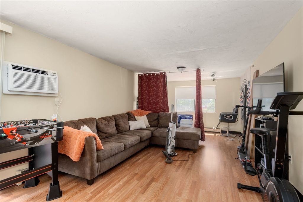 Fitness Equipment, Interior, Living room, Wood Texture Flooring
