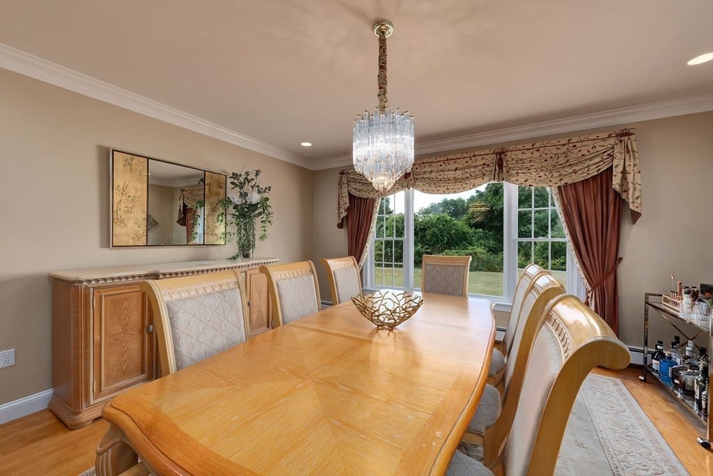 Chandelier, Dining room, Interior, Recessed Lighting, Wood Texture Flooring
