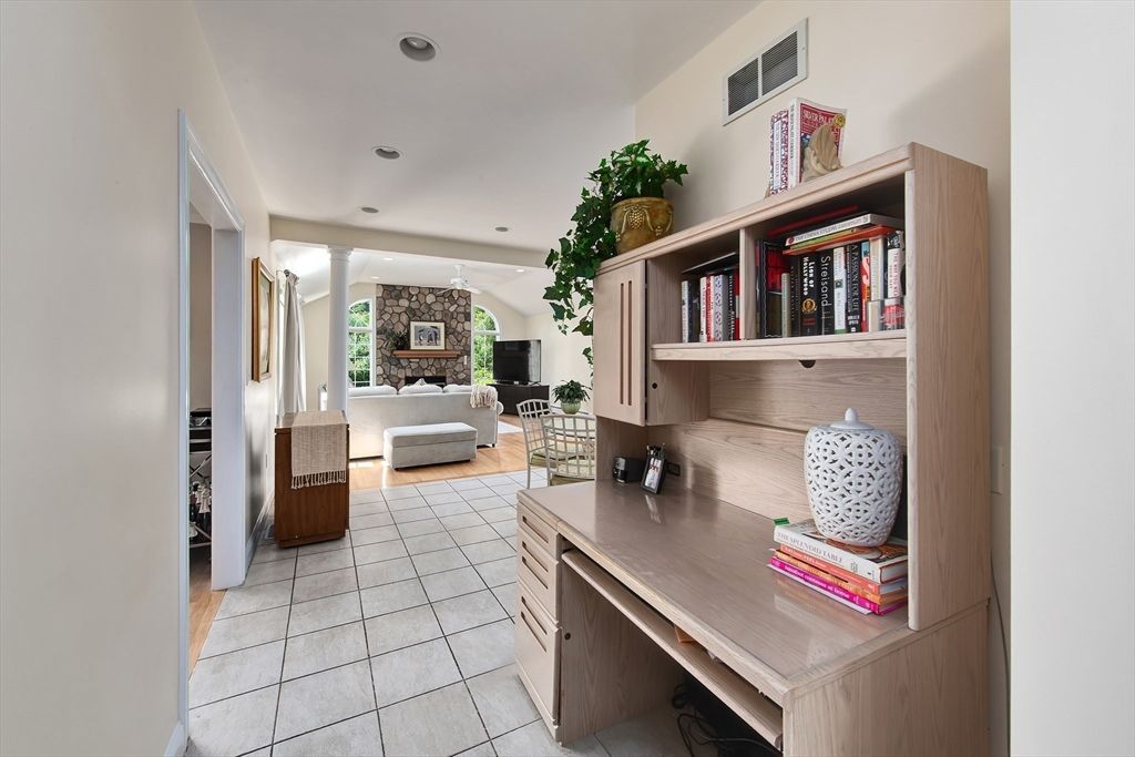 Fireplace, Interior, Living room, Recessed Lighting