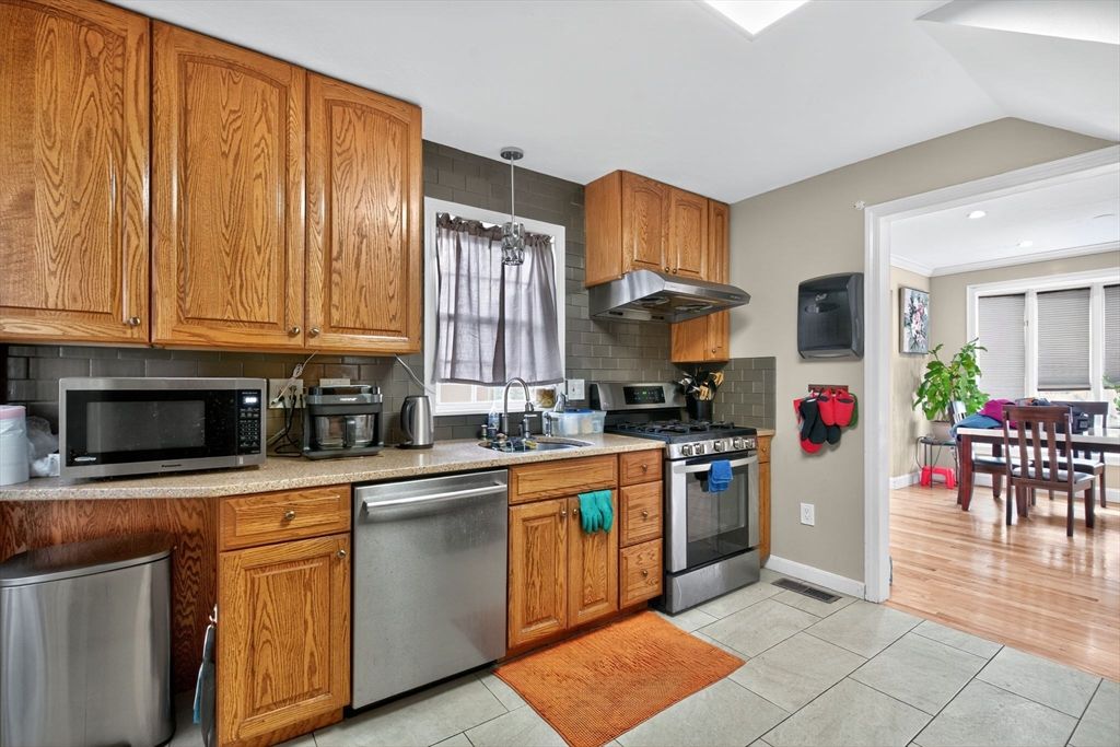 Dining room, Interior, Kitchen, Recessed Lighting, Stainless Steel Appliances, Wood Texture Flooring