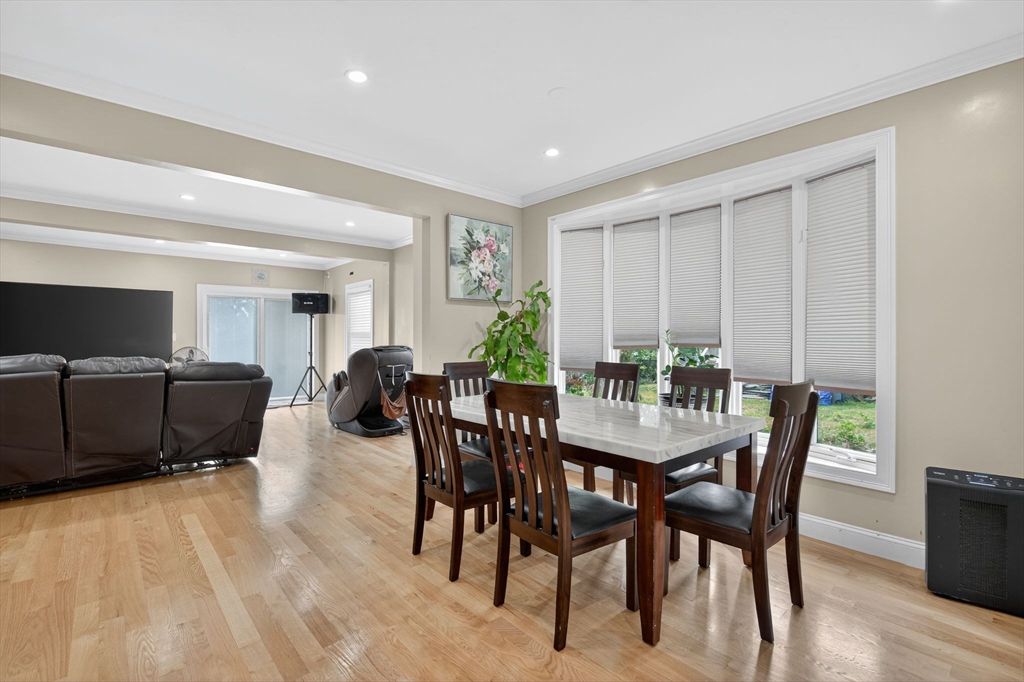 Dining room, Fitness Equipment, Interior, Living room, Recessed Lighting, Wood Texture Flooring