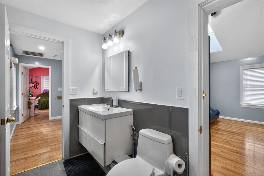 Bathroom, Interior, Recessed Lighting, Wood Texture Flooring