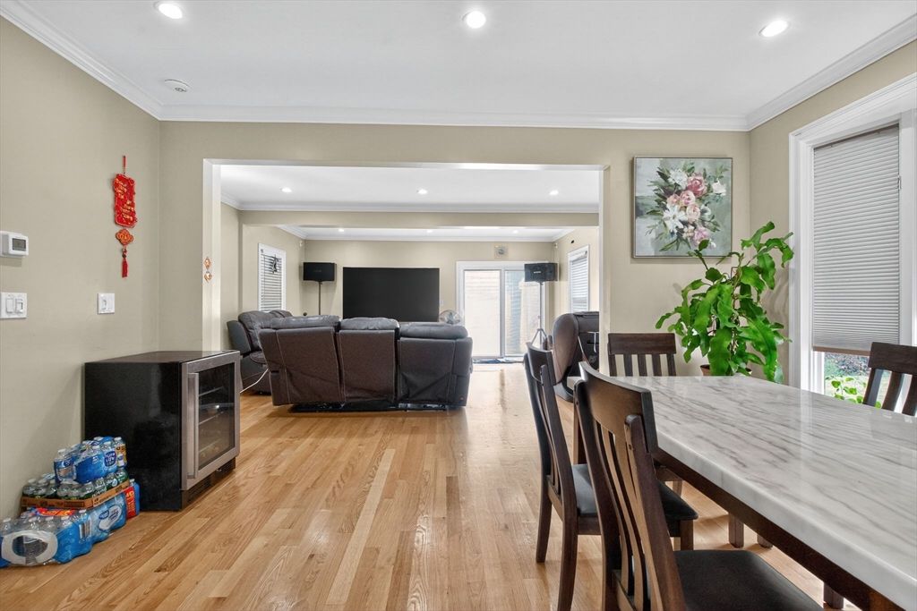 Dining room, Interior, Living room, Recessed Lighting, Wood Texture Flooring