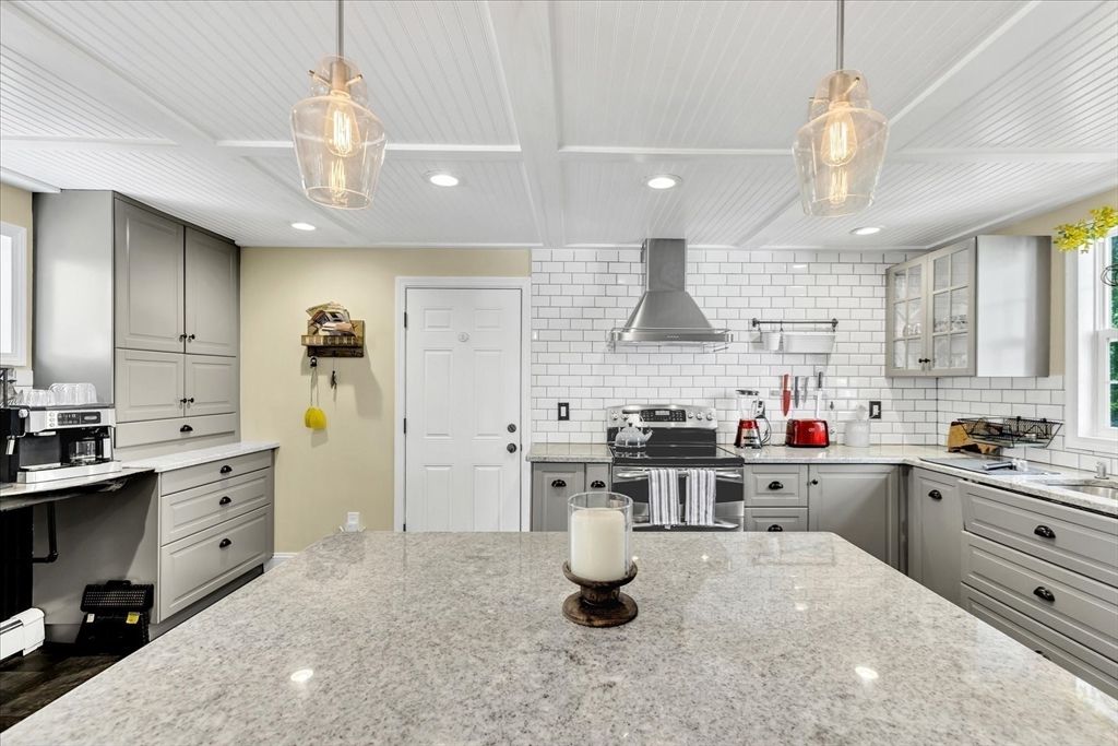 Interior, Kitchen, Pendant Lights, Recessed Lighting, Stainless Steel Appliances