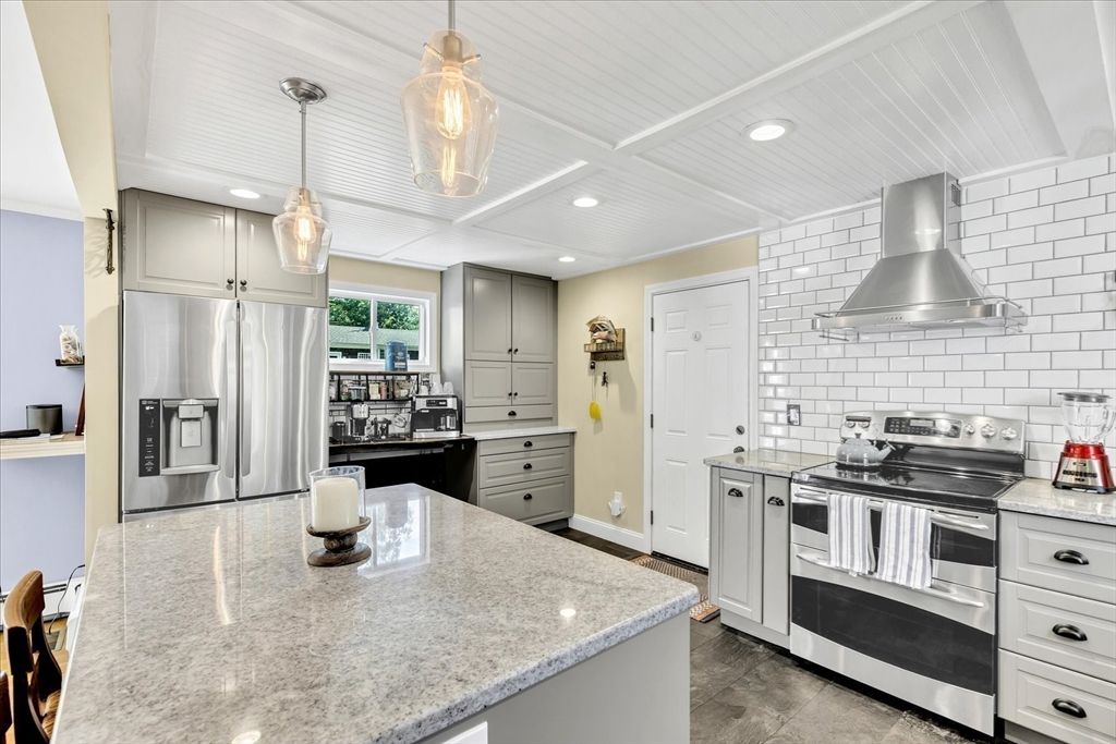 Interior, Kitchen, Pendant Lights, Recessed Lighting, Stainless Steel Appliances