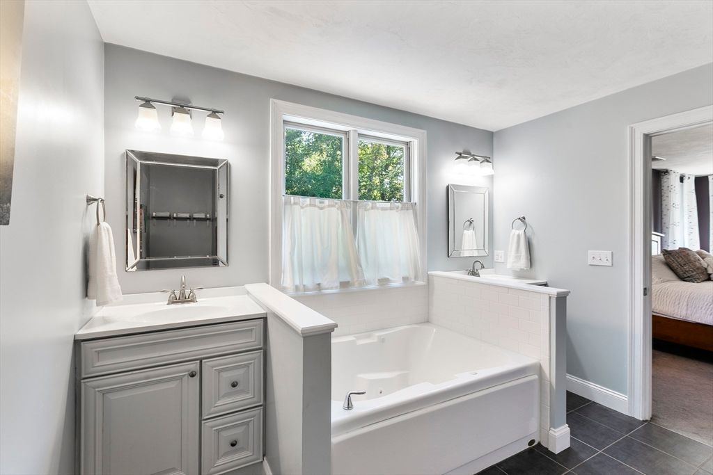 Bathroom, Bedroom, Dual Sink Vanities, Interior