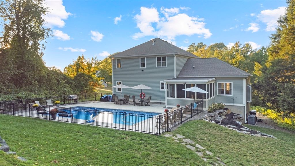Backyard, Exterior, Pool