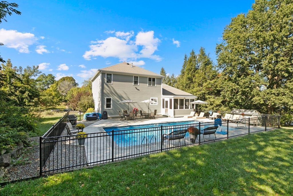 Backyard, Exterior, Pool