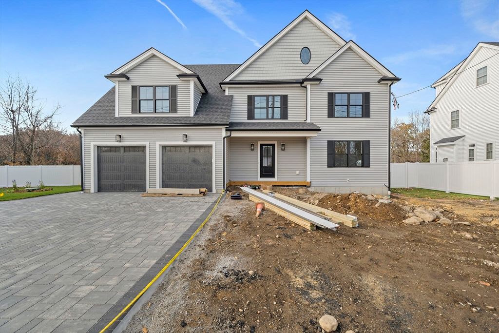 Attached, Exterior, Facade, Farmhouse