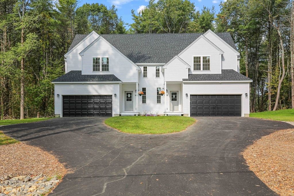 Attached, Exterior, Facade, Farmhouse