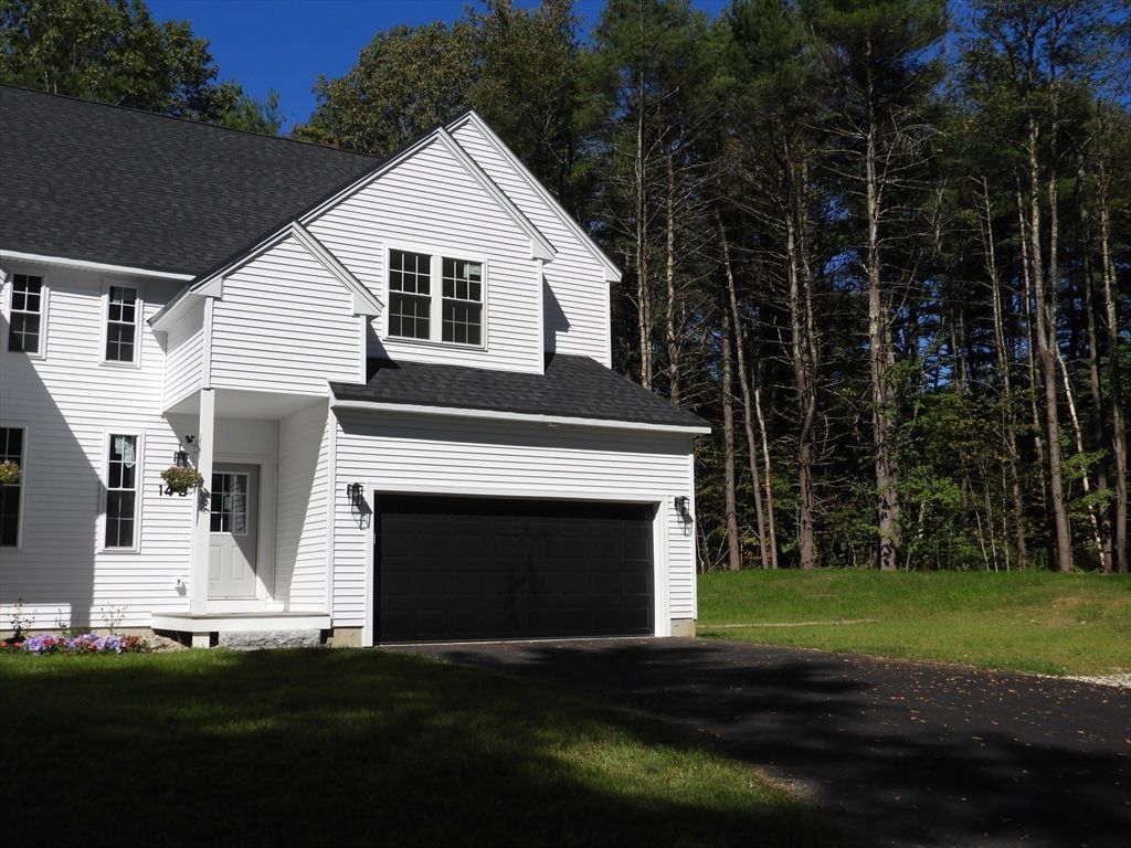 Attached, Exterior, Facade, Farmhouse