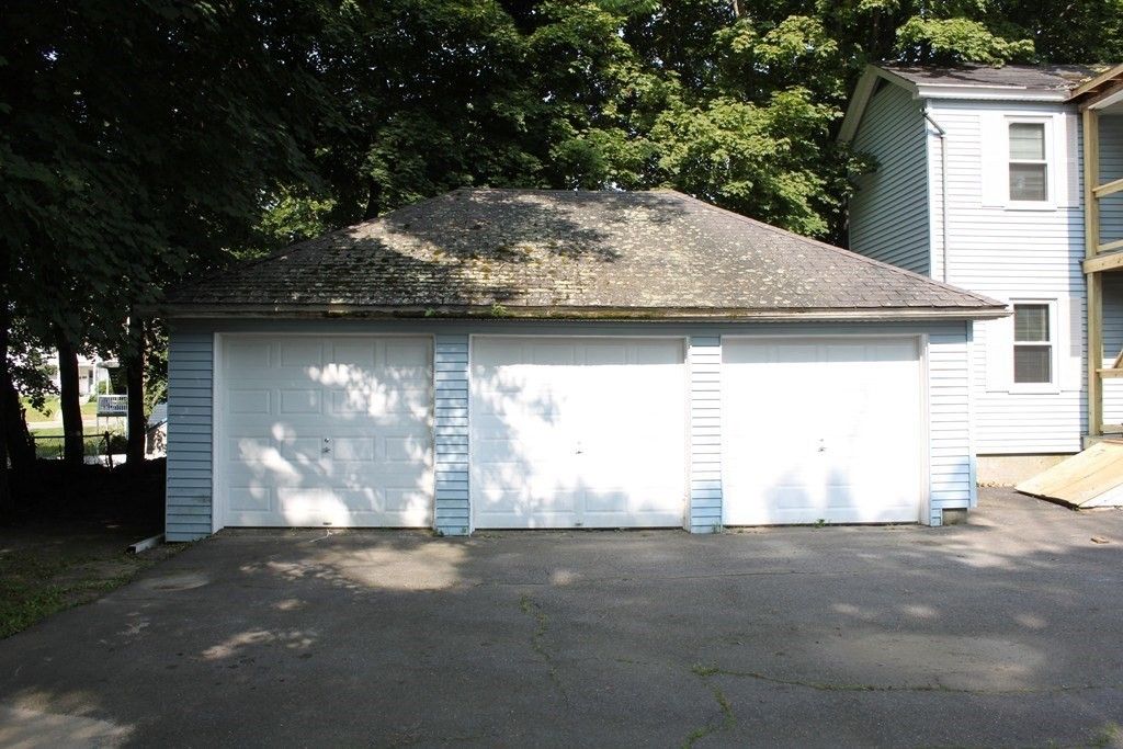 Detached Garage, Exterior