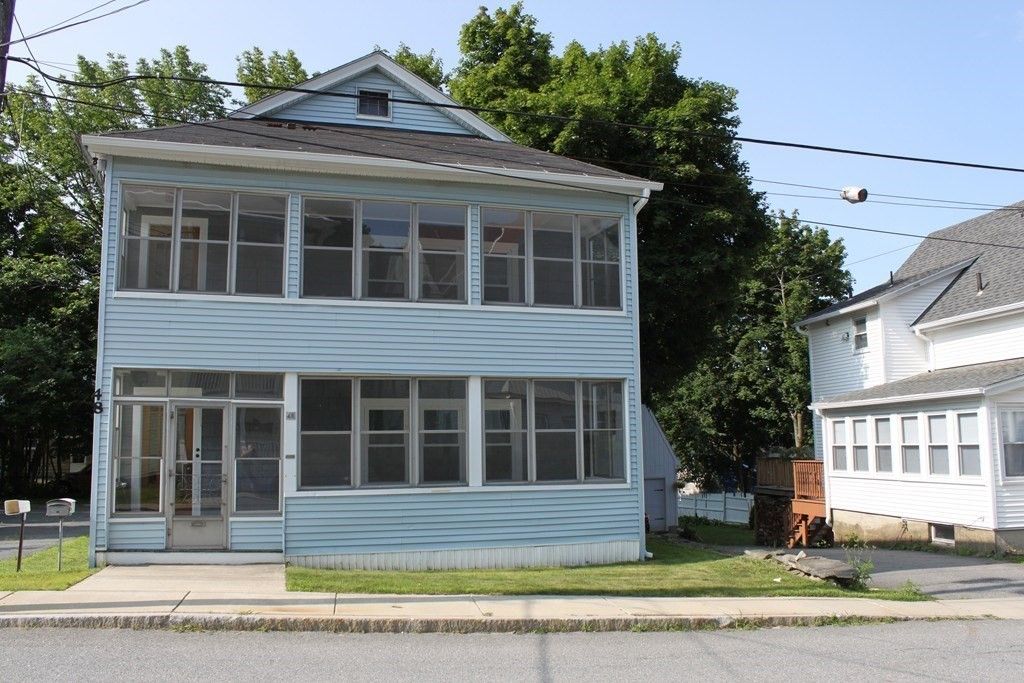 Exterior, Facade, American Foursquare