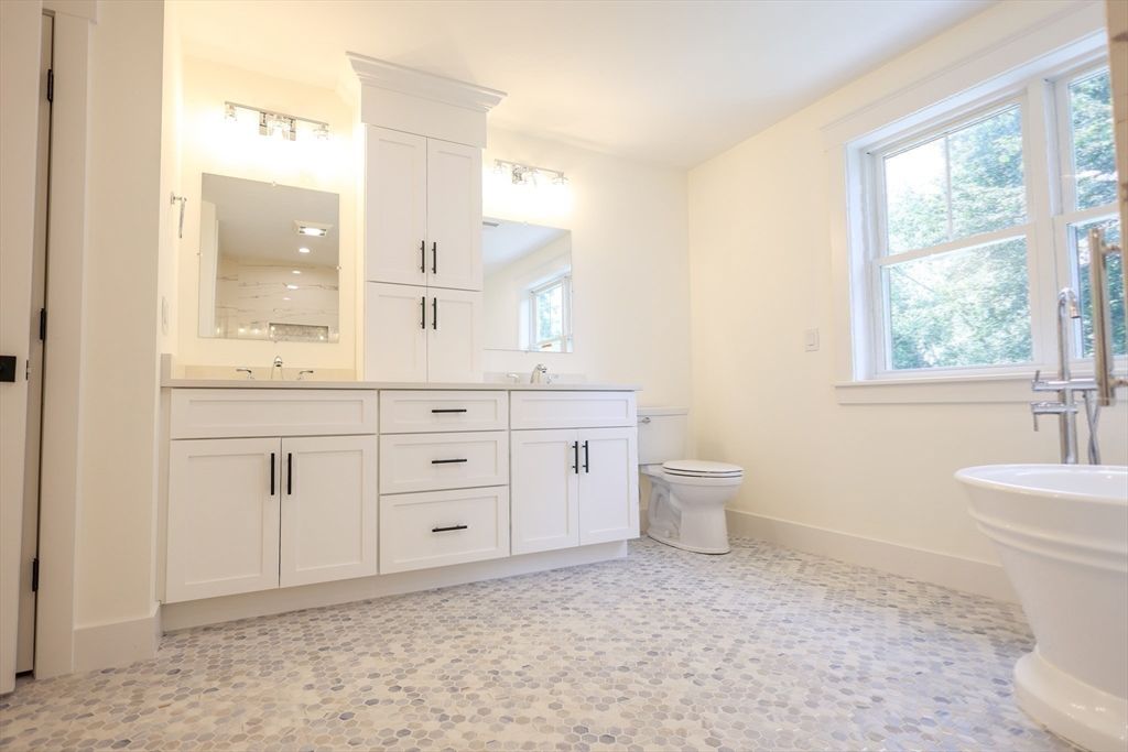 Bathroom, Dual Sink Vanities, Free Standing Baths, Interior
