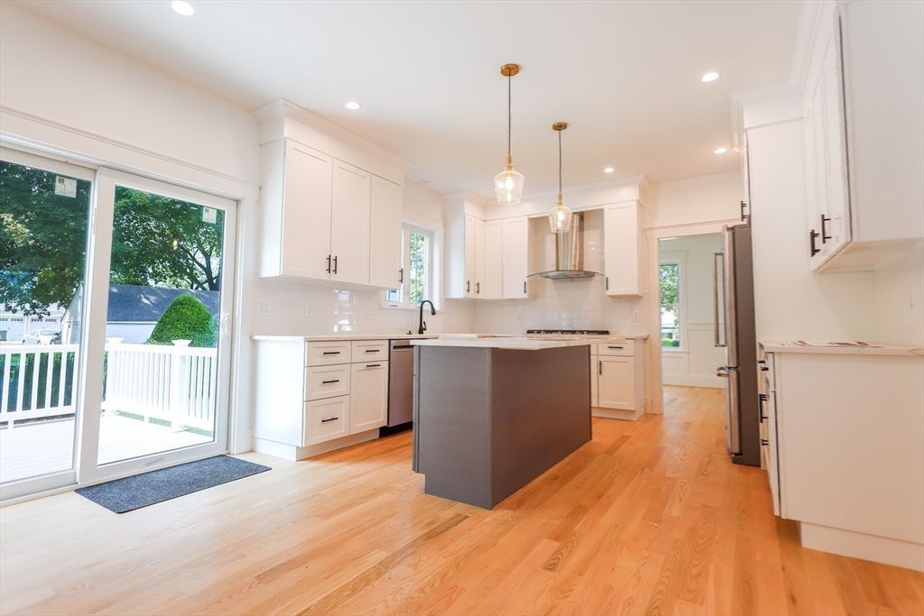Interior, Kitchen, Pendant Lights, Recessed Lighting, Wood Texture Flooring