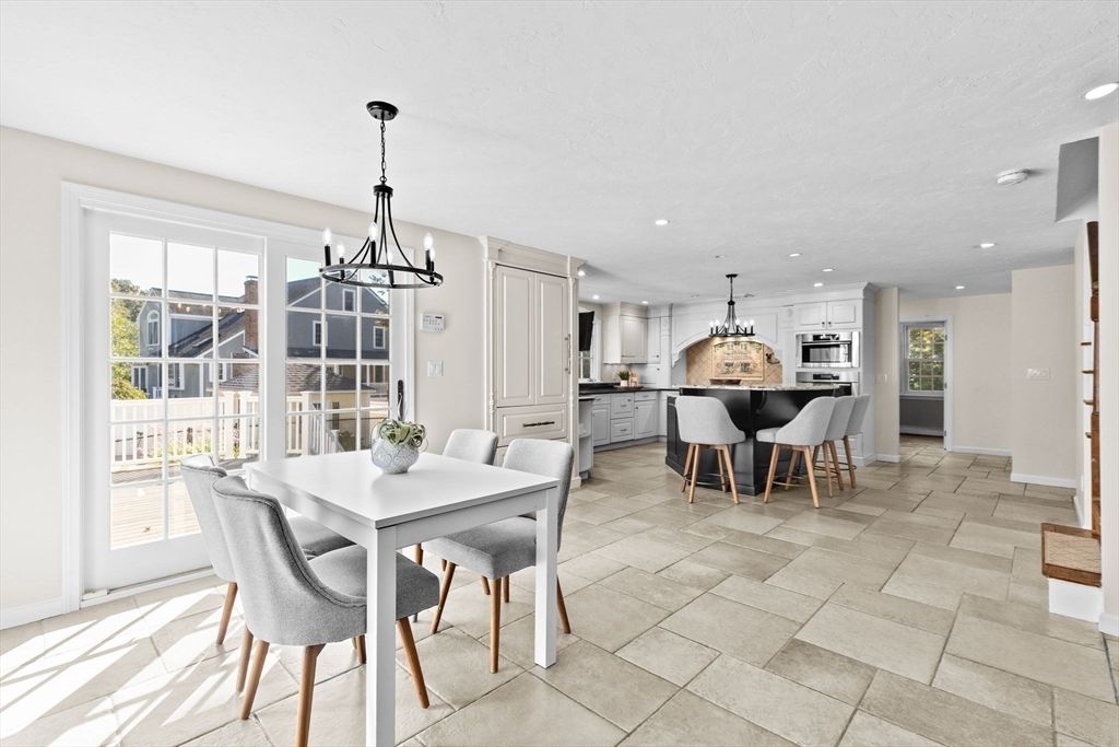 Dining room, Interior, Kitchen, Pendant Lights, Recessed Lighting, Stainless Steel Appliances