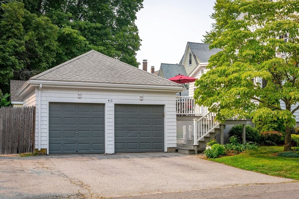 Detached Garage, Exterior