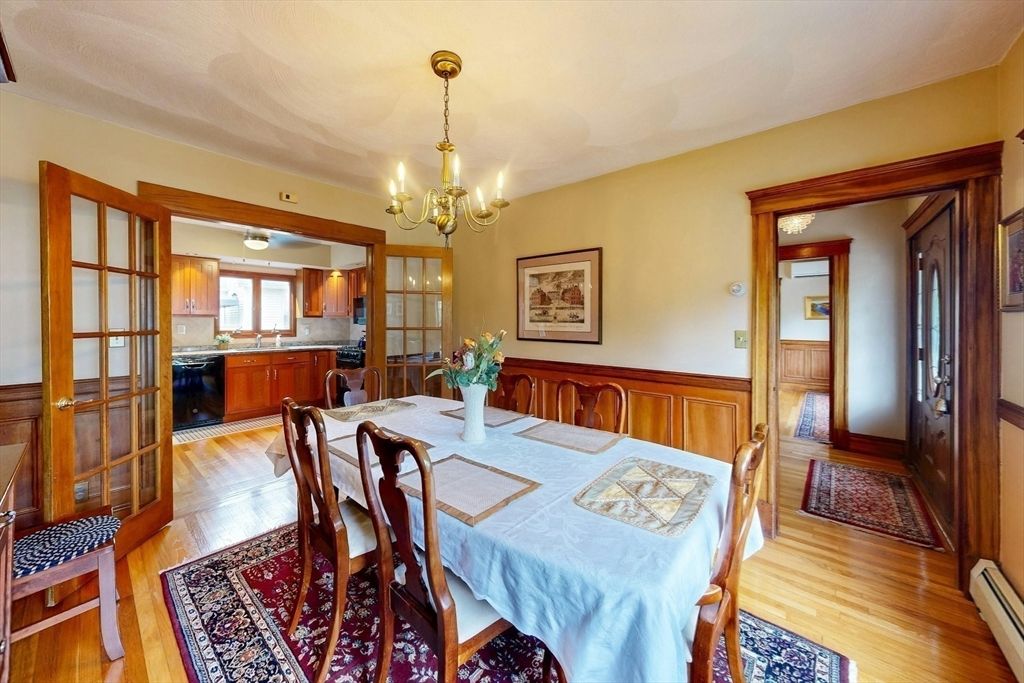 Chandelier, Dining room, Interior, Kitchen, Wood Texture Flooring