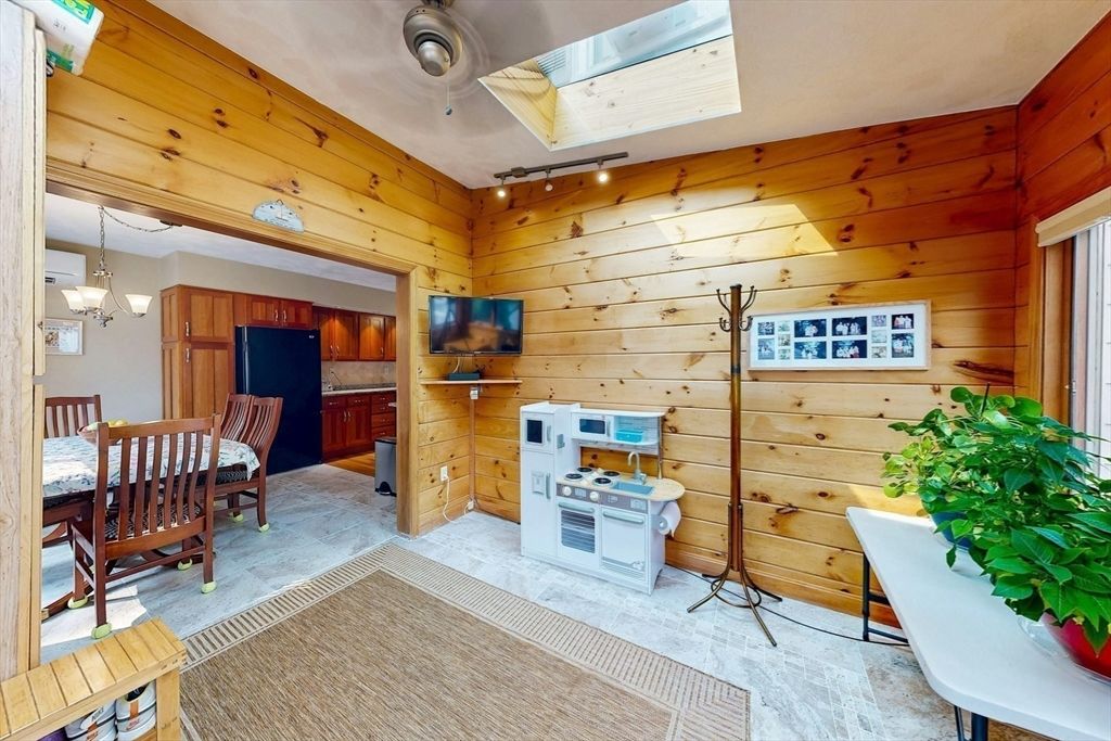Dining room, Interior, Pendant Lights, Wooden Walls