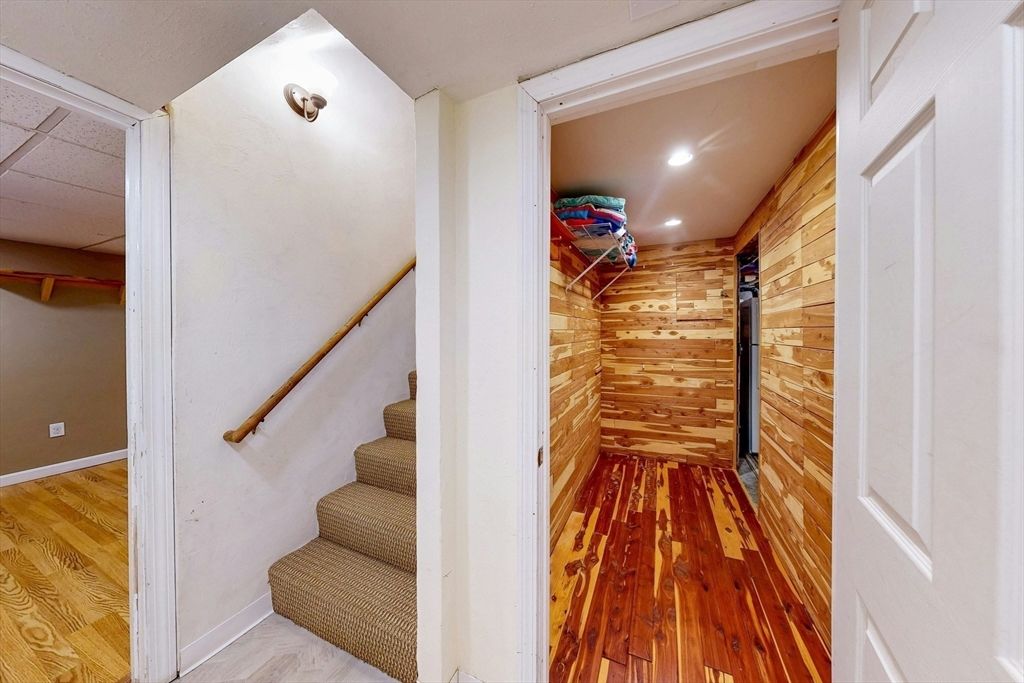 Interior, Recessed Lighting, Wood Texture Flooring, Wooden Walls