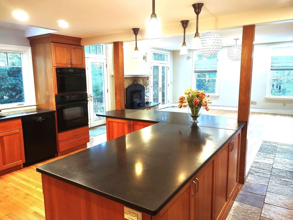 Fireplace, Interior, Kitchen, Pendant Lights, Recessed Lighting, Wood Texture Flooring