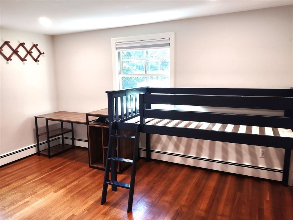 Interior, Stainless Steel Appliances, Wood Texture Flooring