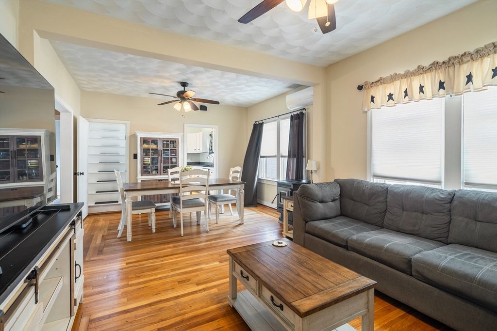 Dining room, Interior, Living room, Wood Texture Flooring