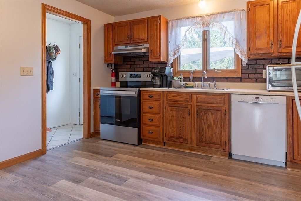 Interior, Kitchen, Wood Texture Flooring