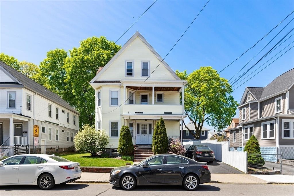 Exterior, Facade, Queen Anne Victorian