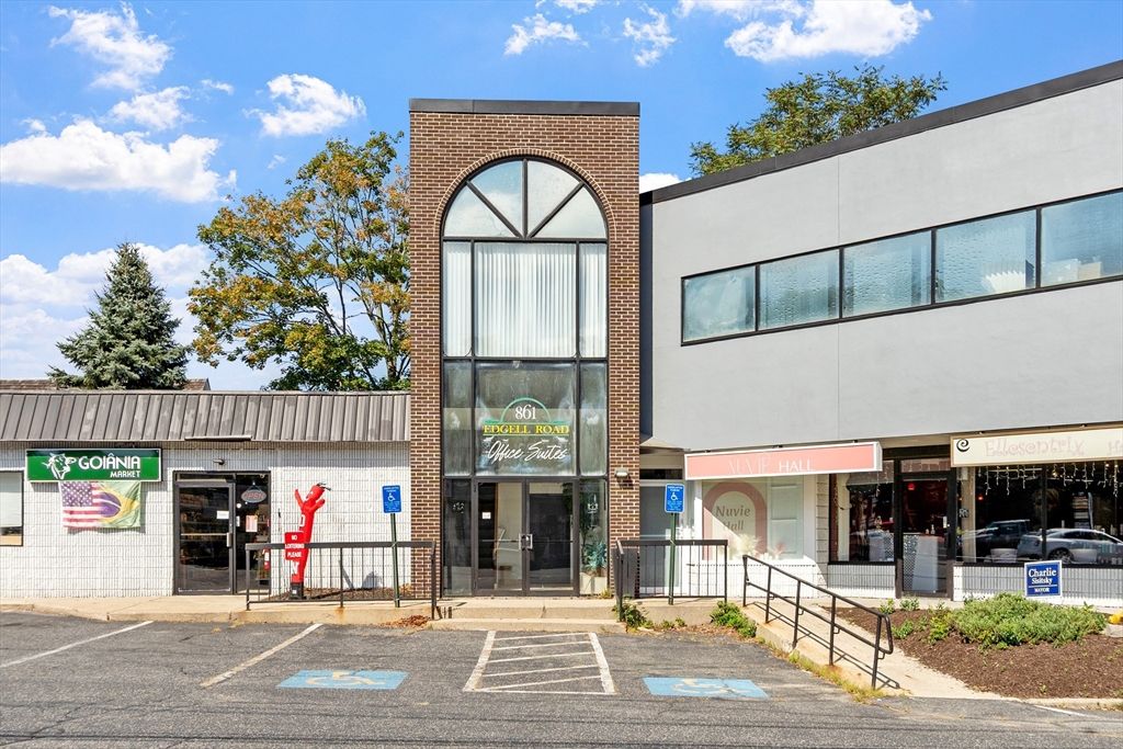 Exterior, Facade, Brick Facade, None