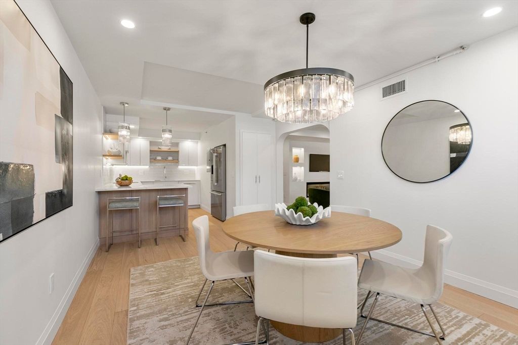 Chandelier, Dining room, Interior, Kitchen, Pendant Lights, Recessed Lighting, Wood Texture Flooring