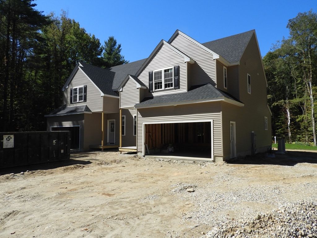 Attached, Exterior, Facade, Farmhouse