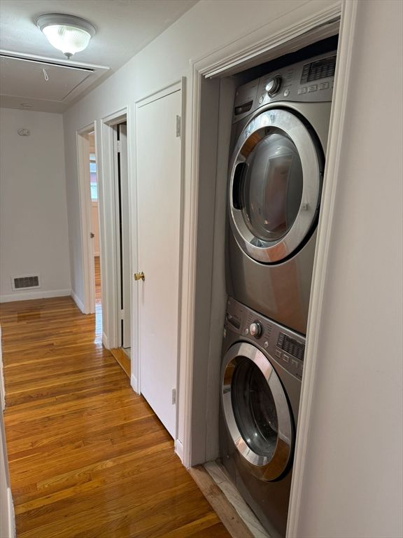 Interior, Utility Closets, Washer, Wood Texture Flooring