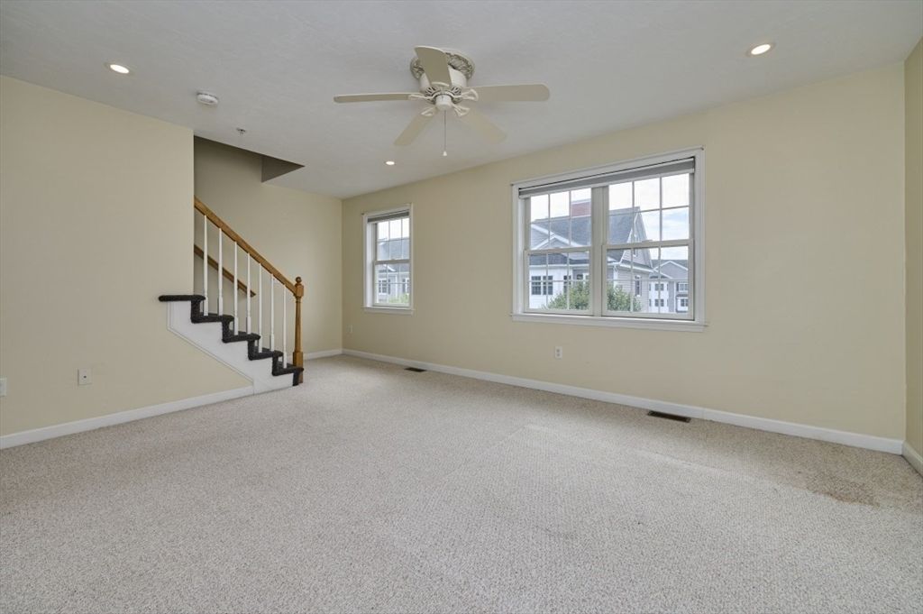 Empty room, Interior, Recessed Lighting