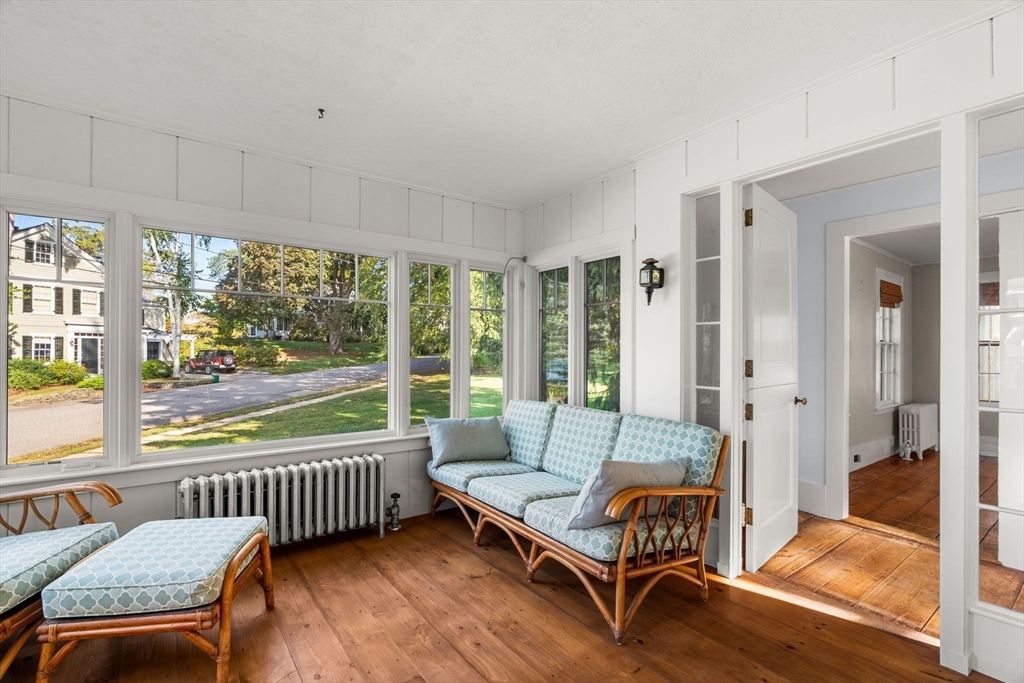 Interior, Sun Room, Wood Texture Flooring