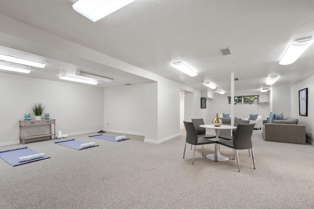 Dining room, Fitness Equipment, Interior