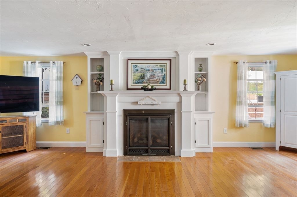 Fireplace, Interior, Recessed Lighting, Wood Texture Flooring
