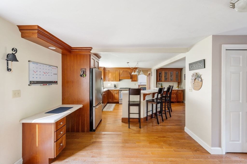 Dining room, Interior, Kitchen, Pendant Lights, Recessed Lighting, Wood Texture Flooring