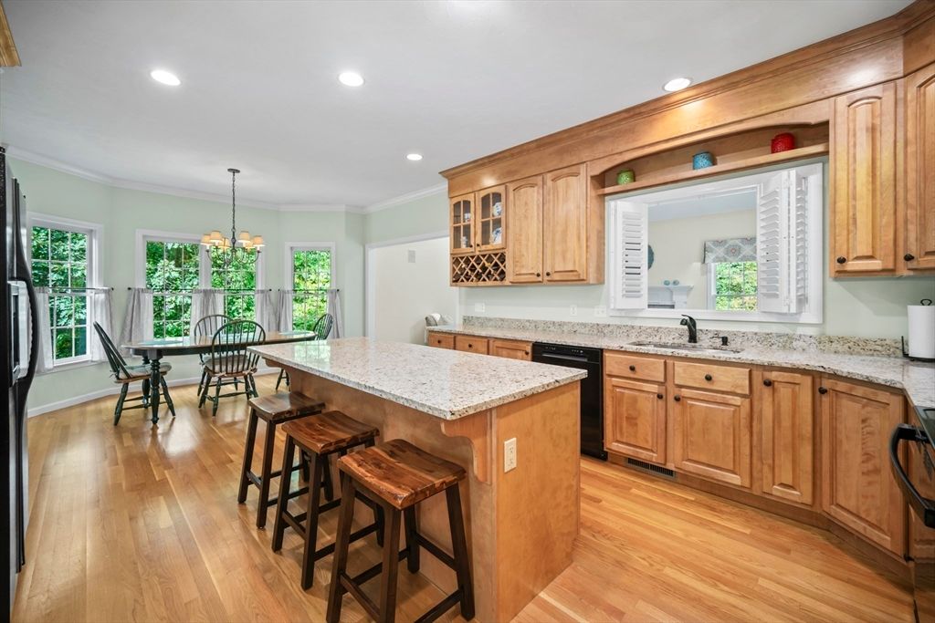 Chandelier, Dining room, Interior, Kitchen, Recessed Lighting, Wood Texture Flooring