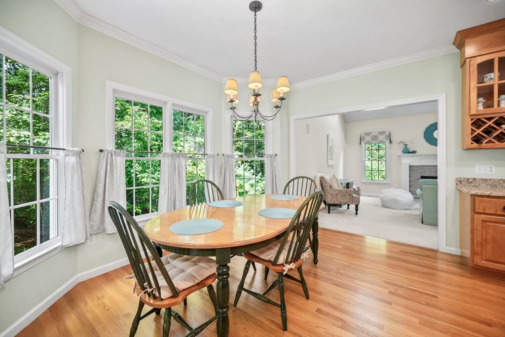 Chandelier, Dining room, Fireplace, Interior, Wood Texture Flooring