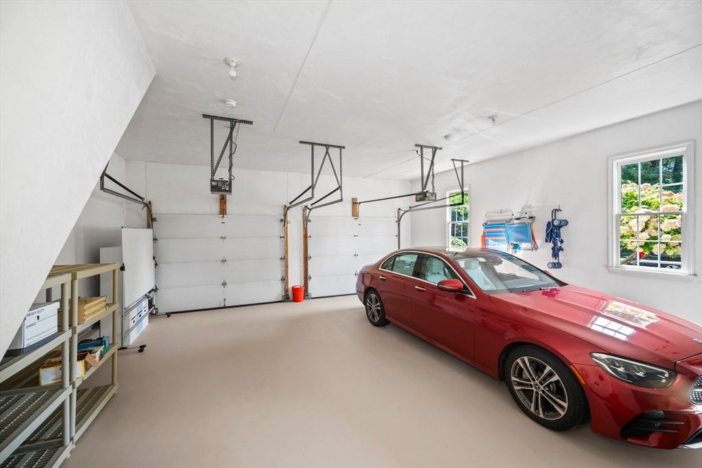 Garage, Interior