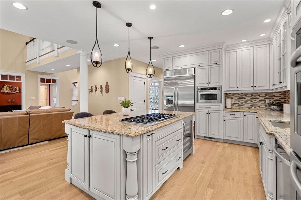 Interior, Kitchen, Living room, Pendant Lights, Recessed Lighting, Stainless Steel Appliances, Wood Texture Flooring