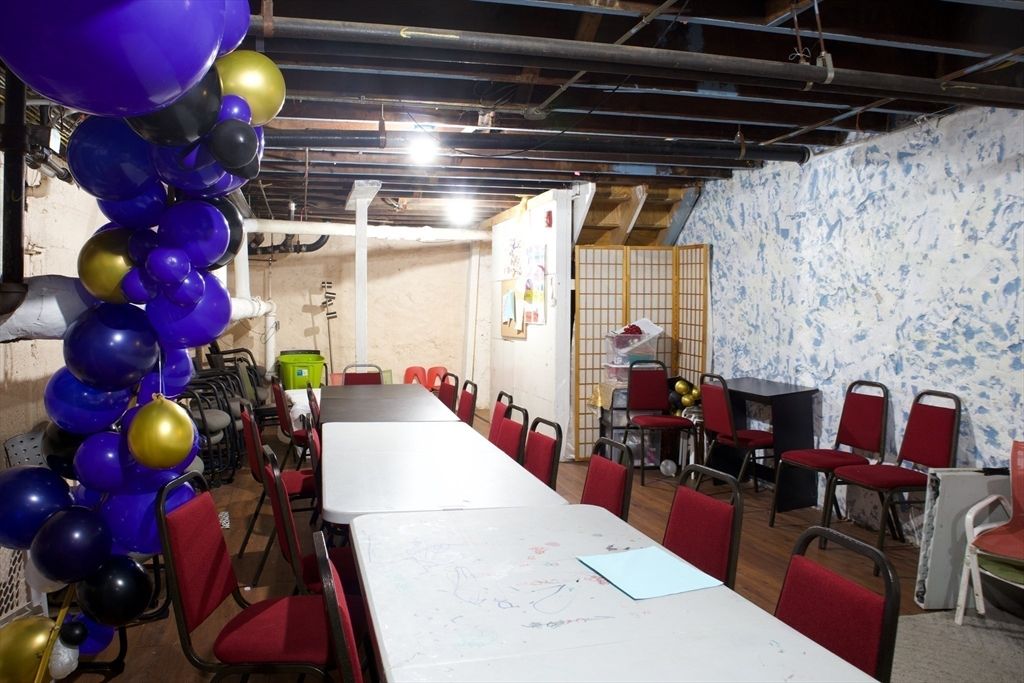 Dining room, Interior